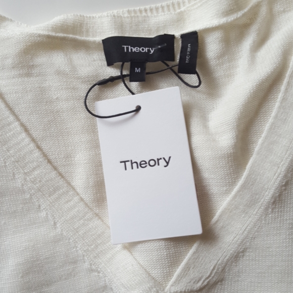 THEORY NWT Larlissa Lightweight V-Neck Swe… - Picture 14 of 15